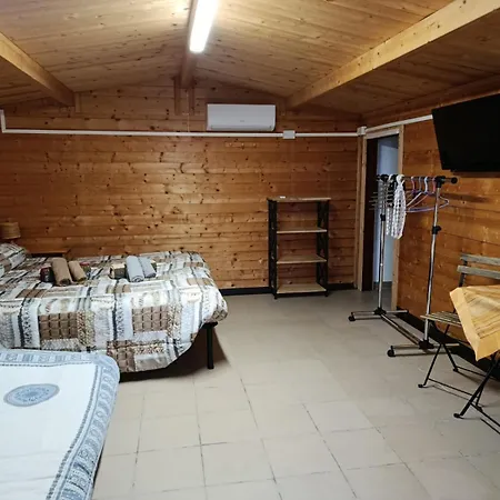 Feudo Mallav Big Wooden House