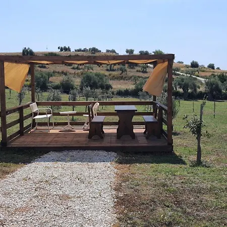 Oda ve Kahvaltı Feudo Mallav Big Wooden House *