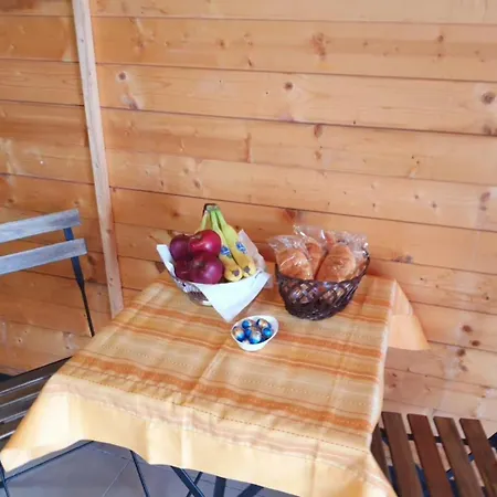 Oda ve Kahvaltı Feudo Mallav Big Wooden House